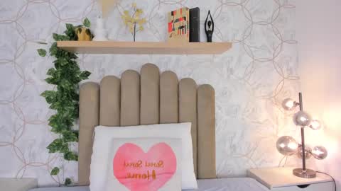   online show from 10/02/25, 12:01