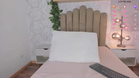   online show from 10/04/25, 12:03