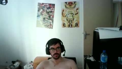 Snapshot of romainb72 chatting on 06/15/26, 05:42 romainb72 online show from 06/15/26, 05:42