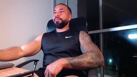 Snapshot of roman_muscle_ chatting on 01/29/25, 03:12 Roman online show from 01/29/25, 03:12