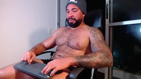 Snapshot of roman_muscle_ chatting on 02/04/25, 04:48 Roman online show from 02/04/25, 04:48