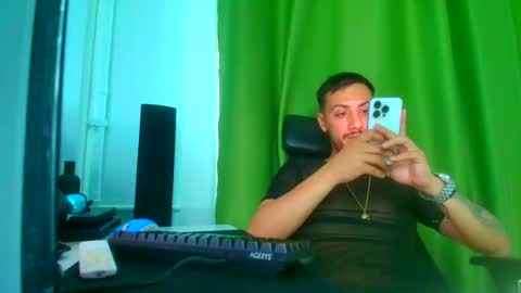 Snapshot of romaniamaster1 chatting on 06/05/26, 06:52 romaniamaster1 online show from 06/05/26, 06:52