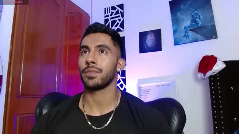 Snapshot of romanpearce_ chatting on 01/13/26, 08:03 Roman online show from 01/13/26, 08:03