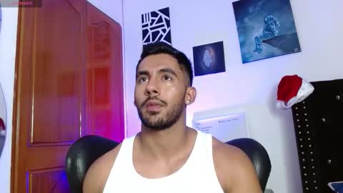 Snapshot of romanpearce_ chatting on 01/14/26, 08:36 Roman online show from 01/14/26, 08:36