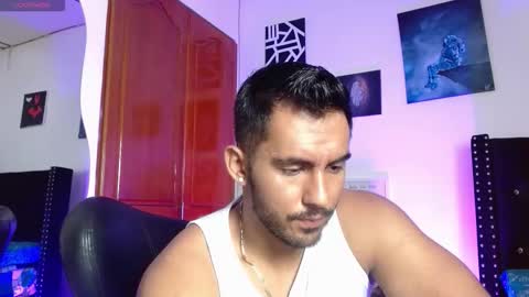 Snapshot of romanpearce_ chatting on 02/28/26, 10:33 Roman online show from 02/28/26, 10:33