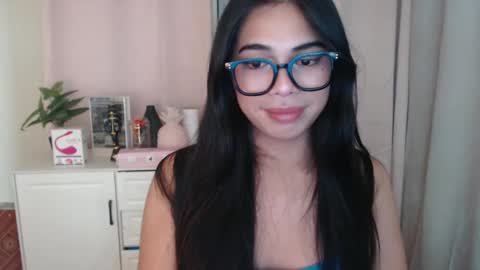 Snapshot of romantic_kath chatting on 12/15/24, 03:20 KATH online show from 12/15/24, 03:20