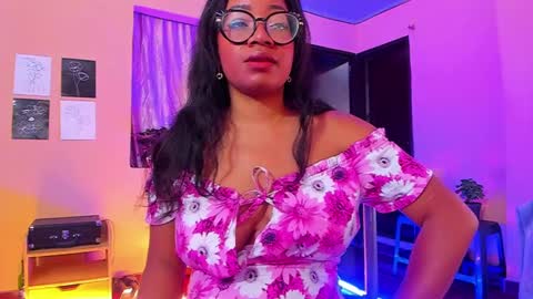 Snapshot of romantic_stargirl chatting on 02/25/25, 12:55 Is A Belle online show from 02/25/25, 12:55