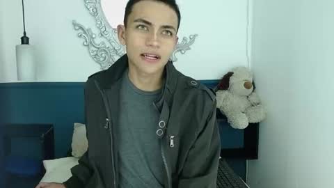 Snapshot of romeo_laurient chatting on 06/18/26, 11:47 ROMEO online show from 06/18/26, 11:47