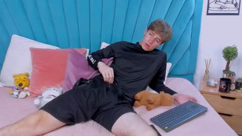 Snapshot of romeo_ricci1 chatting on 01/14/25, 04:18 Romeo Ricci online show from 01/14/25, 04:18