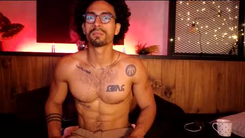 Snapshot of romeocolin_ chatting on 02/08/26, 05:05 R O M E O online show from 02/08/26, 05:05