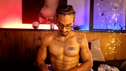 Snapshot of romeocolin_ chatting on 02/12/26, 06:41 R O M E O online show from 02/12/26, 06:41