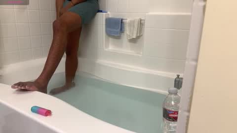 Snapshot of romeotyn chatting on 02/21/26, 07:48 romeotyn online show from 02/21/26, 07:48