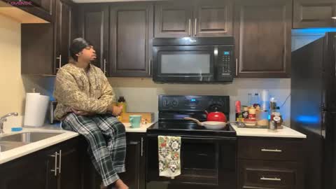 Snapshot of romeotyn chatting on 02/26/26, 05:45 romeotyn online show from 02/26/26, 05:45