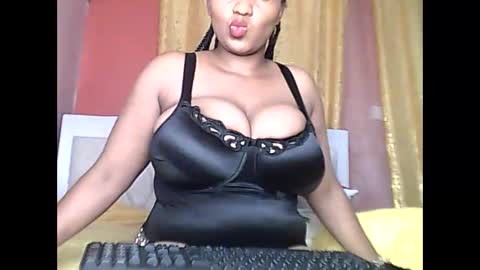 Romina 26 online show from 04/22/26, 08:43