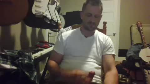 Snapshot of ronniejohnston13 chatting on 06/14/26, 08:05 ronniejohnston13 online show from 06/14/26, 08:05