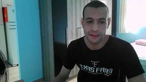 Snapshot of ronnispoto chatting on 01/05/26, 06:44 ronny online show from 01/05/26, 06:44
