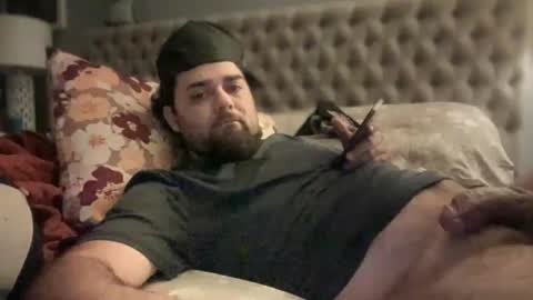 Snapshot of ronnyvzla2 chatting on 12/02/24, 06:54 Ronny Smokey online show from 12/02/24, 06:54