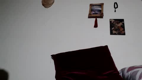 Snapshot of ronx3 chatting on 12/18/25, 10:38 ronx3 online show from 12/18/25, 10:38