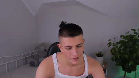 Snapshot of rony_winston chatting on 12/02/24, 04:31 Rony online show from 12/02/24, 04:31