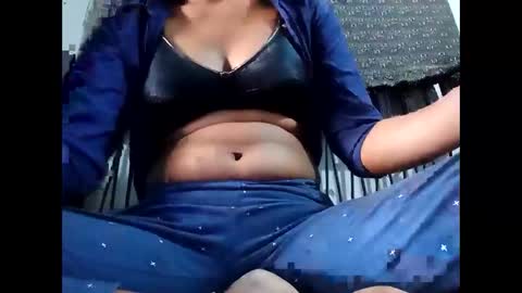 roop_sexy642 online show from 04/21/26, 05:47