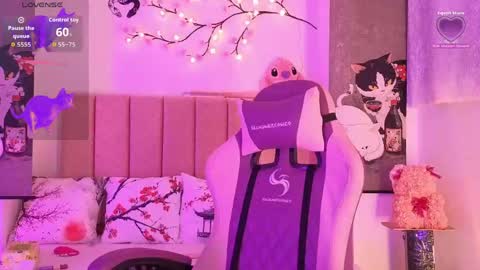 Snapshot of roose_eva chatting on 06/05/26, 02:23 roose eva online show from 06/05/26, 02:23