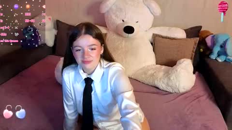 roraline_lov online show from 09/19/25, 06:08