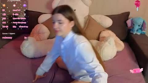 roraline_lov online show from 04/19/26, 06:10