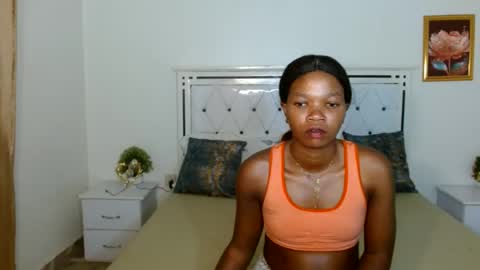 Snapshot of rorennah chatting on 06/17/26, 05:03 Rorenah online show from 06/17/26, 05:03