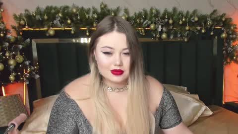 Chloe online show from 12/25/24, 12:05