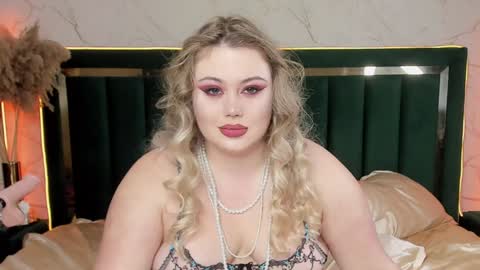 Chloe online show from 01/22/25, 12:38