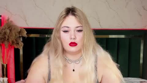 Chloe online show from 03/06/25, 09:53