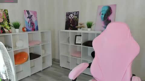 Snapshot of rosa_vaughn chatting on 06/04/26, 12:38 Viola online show from 06/04/26, 12:38