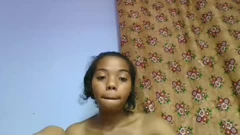 rosah225127 online show from 04/22/26, 03:24