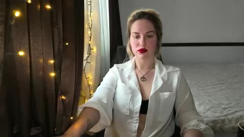 Rosali online show from 10/27/25, 01:26