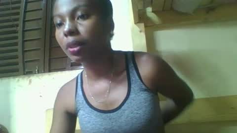 Snapshot of rosalinda933 chatting on 02/26/26, 12:15 Rosalinda online show from 02/26/26, 12:15