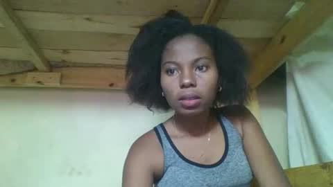 Snapshot of rosalinda933 chatting on 02/28/26, 08:15 Rosalinda online show from 02/28/26, 08:15