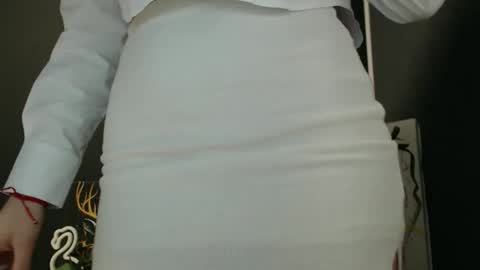 Snapshot of rosaline_ly chatting on 05/24/26, 11:37 Rosalina online show from 05/24/26, 11:37
