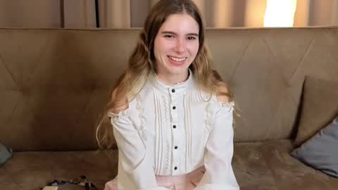 Snapshot of rosalvaulman chatting on 11/26/25, 03:13 Kylie online show from 11/26/25, 03:13