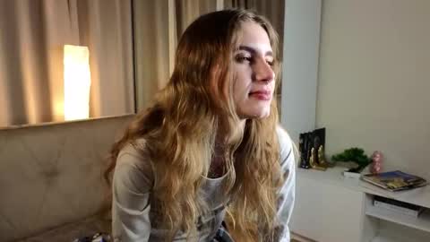 Snapshot of rosalvaulman chatting on 12/04/25, 03:10 Kylie online show from 12/04/25, 03:10