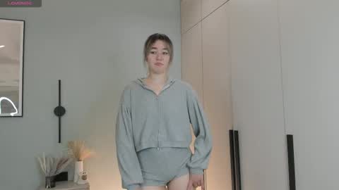 Mia online show from 11/24/25, 09:20