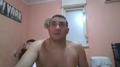 Snapshot of rosario1212 chatting on 12/19/24, 12:34 Rosario online show from 12/19/24, 12:34