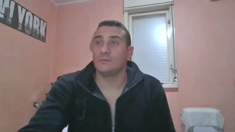 Snapshot of rosario1212 chatting on 12/27/24, 01:43 Rosario online show from 12/27/24, 01:43