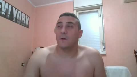 Snapshot of rosario1212 chatting on 10/10/25, 10:53 Rosario online show from 10/10/25, 10:53