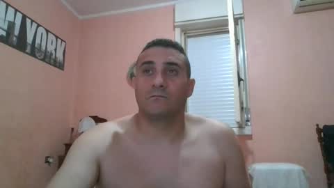 Snapshot of rosario1212 chatting on 10/31/25, 12:55 Rosario online show from 10/31/25, 12:55