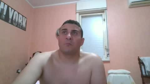 Snapshot of rosario1212 chatting on 05/15/26, 11:12 Rosario online show from 05/15/26, 11:12