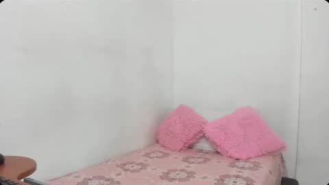 Snapshot of rosario_19 chatting on 09/20/25, 12:33 Rosario Cruz online show from 09/20/25, 12:33