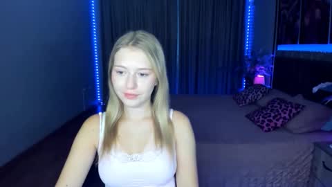 Snapshot of rosarising chatting on 06/02/26, 04:36 RosaRising online show from 06/02/26, 04:36