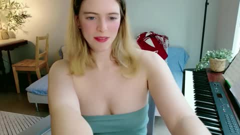 Snapshot of rose77782 chatting on 04/26/26, 06:49 rose77782 online show from 04/26/26, 06:49