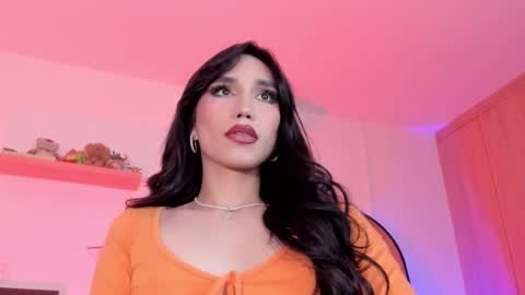 Rose Saenz online show from 10/19/25, 10:54