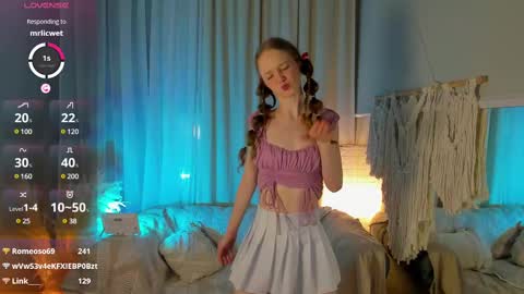 Snapshot of rose_charming_ chatting on 03/03/25, 12:59 Rose online show from 03/03/25, 12:59